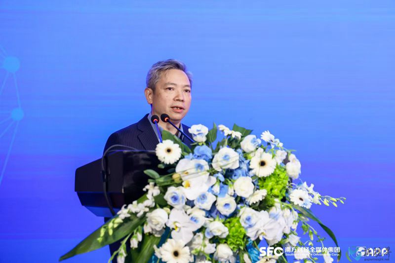 王灿1.jpg