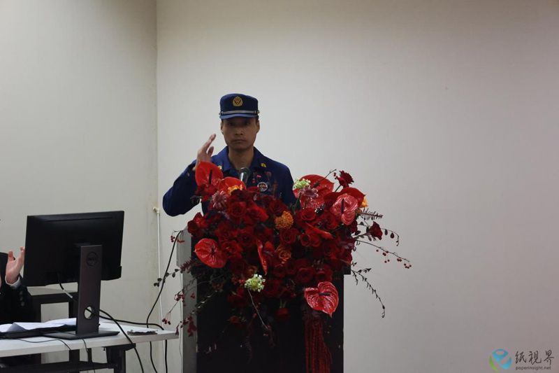 裁判员-800.jpg 裁判员-800.jpg