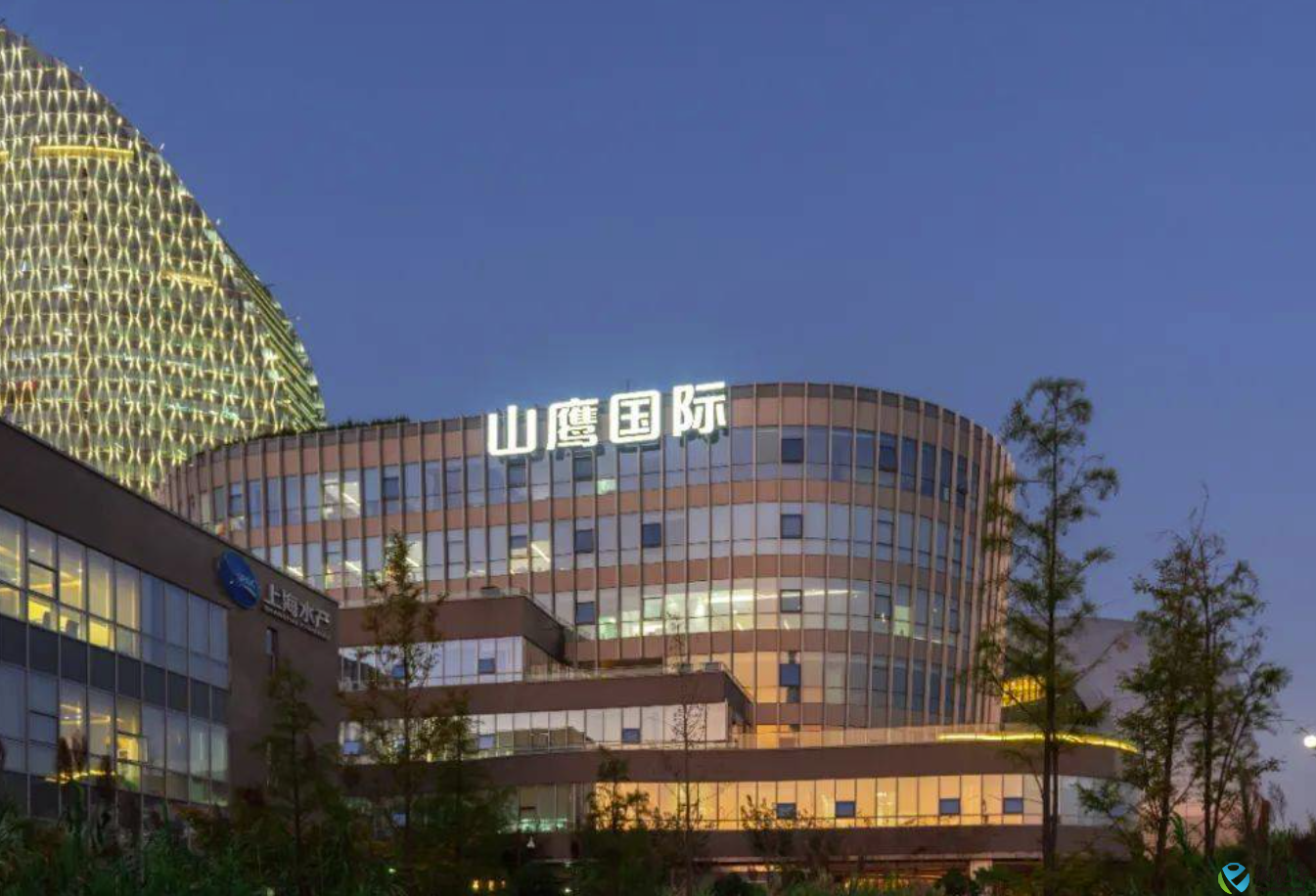 山鹰国际：完成北欧纸业股权及嘉兴英凰投资份额转让，收到约16.17亿元价款